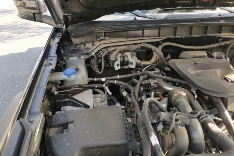 Used Ford Bronco 2024 2.3T Long Beach Engine Bay Right