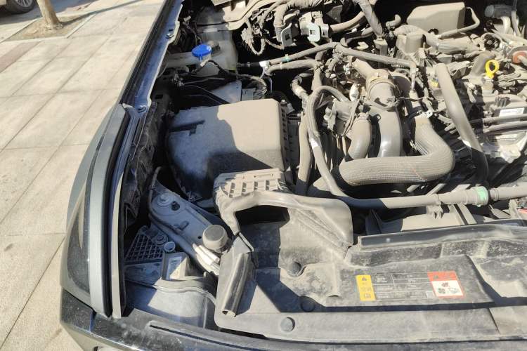 Used Ford Bronco 2024 2.3T Ink Diamond Big-Tire Off-Road Version Engine Bay Right