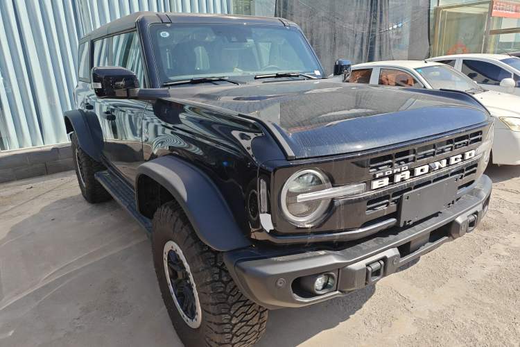 Used Ford Bronco 2024 2.3T Long Beach Big-Foot Off-Road Version Front Right 45 Deg