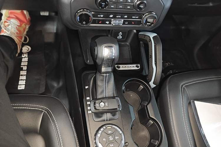 Used Ford Bronco 2024 2.3T Ink Diamond Big-Tire Off-Road Version Gear Lever