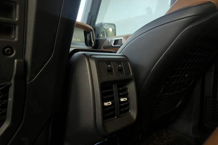 Used Ford Bronco 2024 2.3T Long Beach Interior 8