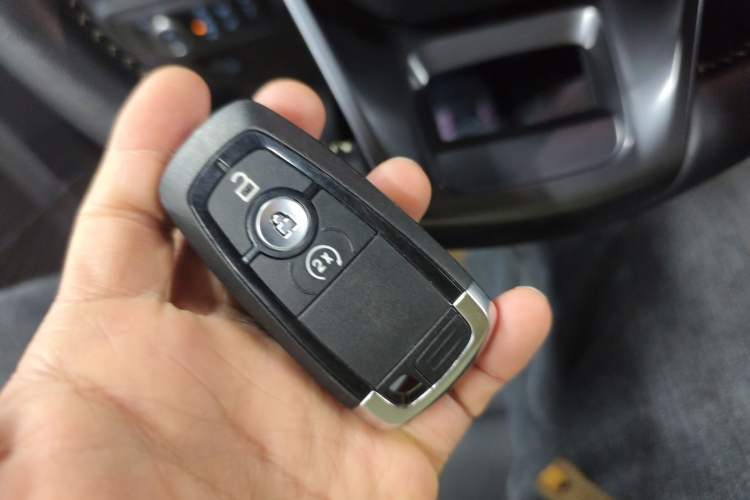 Used Ford Bronco 2024 2.3T Long Beach Vehicle Key