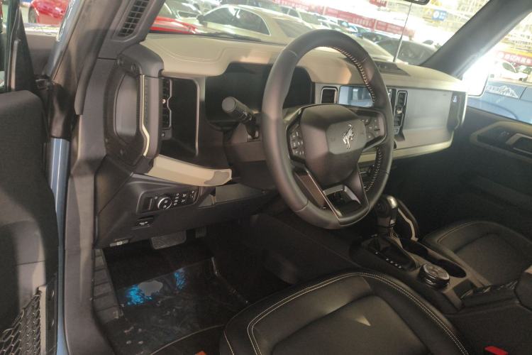 Used Ford Bronco 2024 2.3T Long Beach Center Console