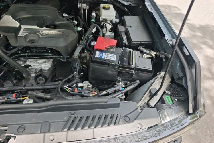 Used Ford Bronco 2024 2.3T Wilderness Engine Bay Left