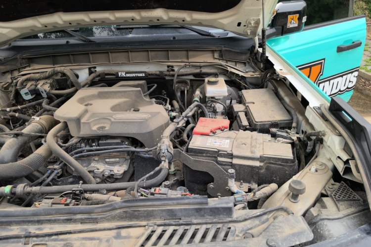 Used Ford Bronco 2024 2.3T Long Beach Engine Bay Left