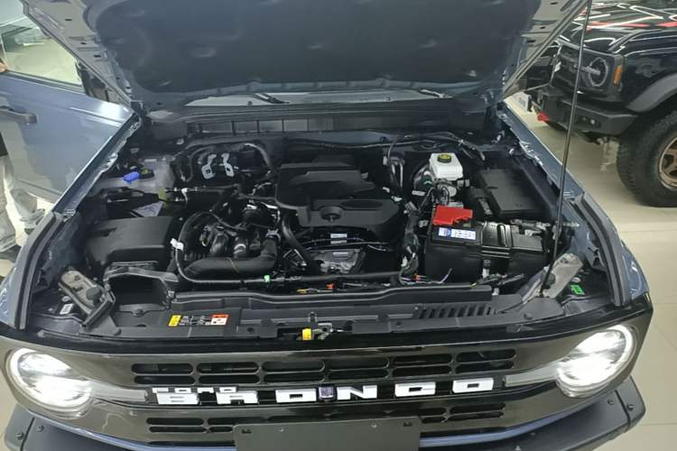 Used Ford Bronco 2024 2.3T Long Beach Engine Bay