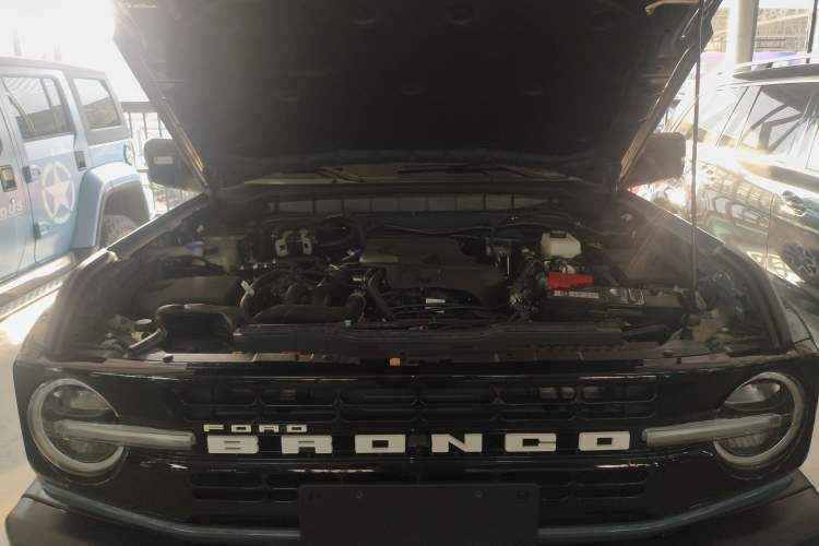 Used Ford Bronco 2024 2.3T Long Beach Engine Bay