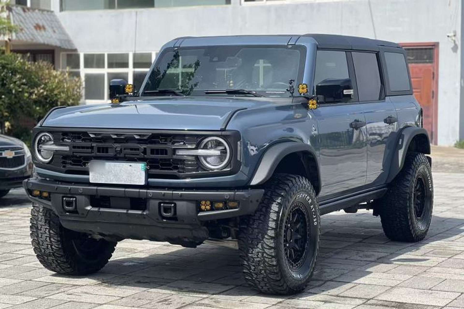 Used Ford Bronco 2024 2.3T Long Beach Front Left 45 Deg