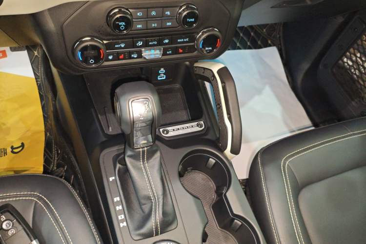Used Ford Bronco 2024 2.3T Long Beach Gear Lever