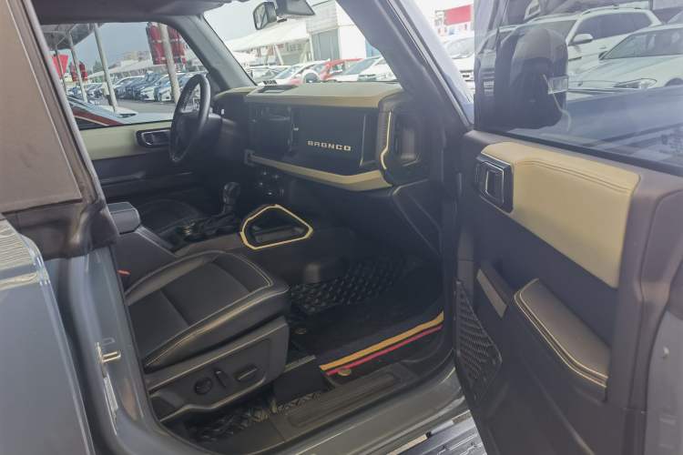 Used Ford Bronco 2024 2.3T Long Beach Interior 10