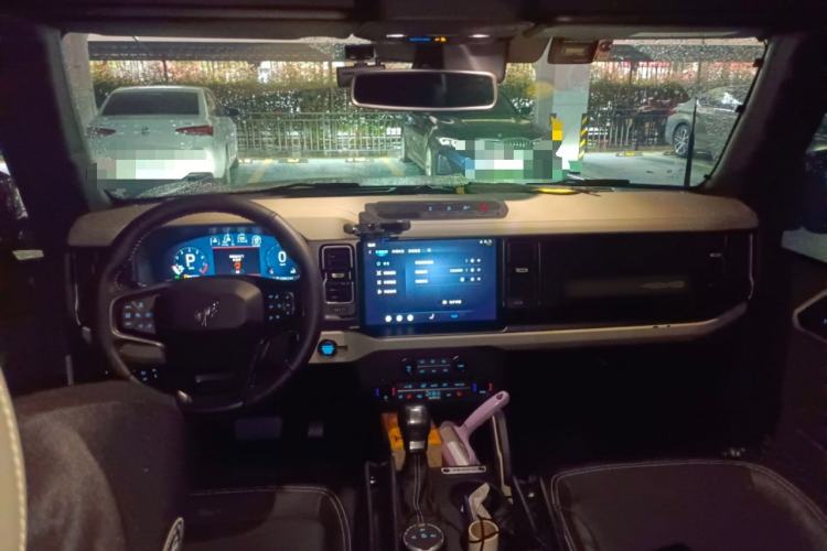 Used Ford Bronco 2024 2.3T Long Beach Interior 2
