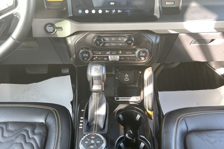 Used Ford Bronco 2024 2.3T Wilderness Interior 4