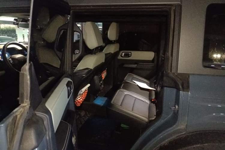 Used Ford Bronco 2024 2.3T Long Beach Interior 4