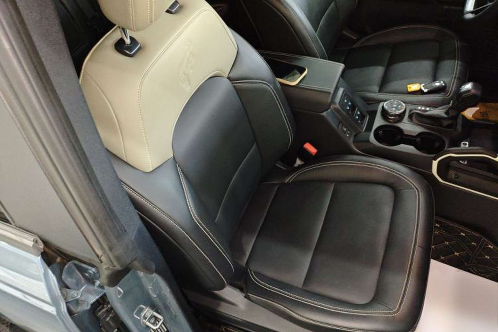 Used Ford Bronco 2024 2.3T Long Beach Right Front Seat