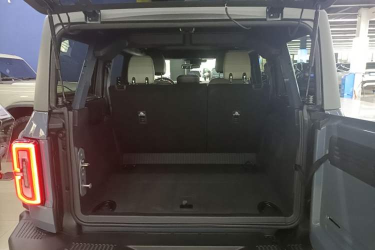 Used Ford Bronco 2024 2.3T Long Beach Trunk