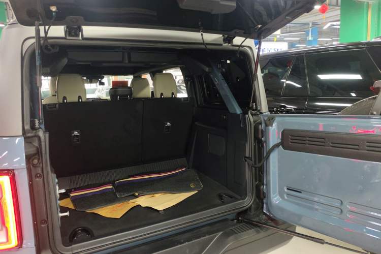 Used Ford Bronco 2024 2.3T Long Beach Trunk