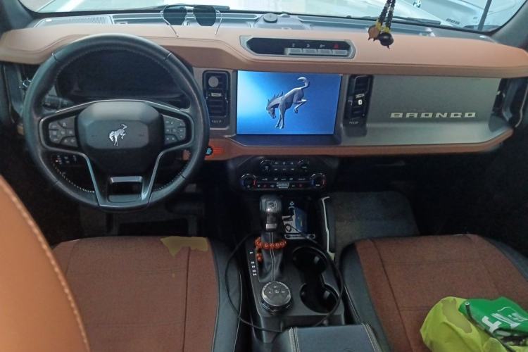 Used Ford Bronco 2024 2.3T Long Beach Center Console