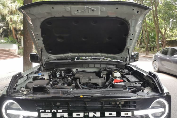 Used Ford Bronco 2024 2.3T Long Beach Engine Bay
