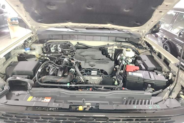 Used Ford Bronco 2024 2.3T Wilderness Engine Bay