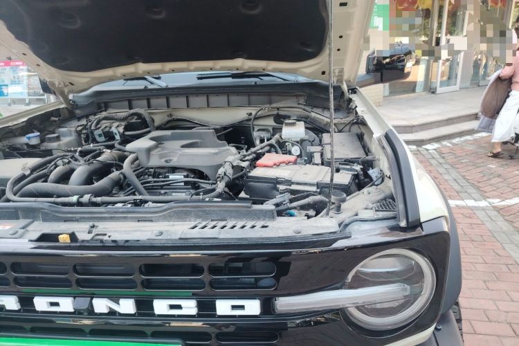 Used Ford Bronco 2024 2.3T Long Beach Engine Bay Left