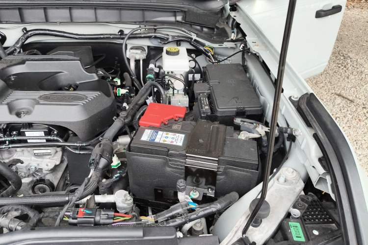 Used Ford Bronco 2024 2.3T Wilderness Engine Bay Left