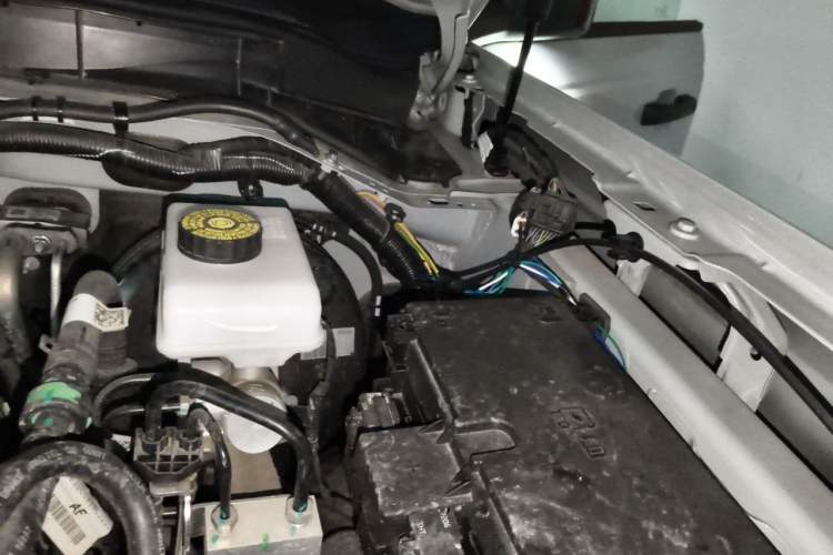 Used Ford Bronco 2024 2.3T Wilderness Engine Bay Left