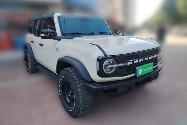 Used Ford Bronco 2024 2.3T Long Beach Front Right 45 Deg