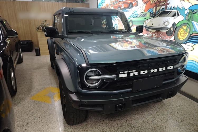 Used Ford Bronco 2024 2.3T Diamond Edition Front Right 45 Deg