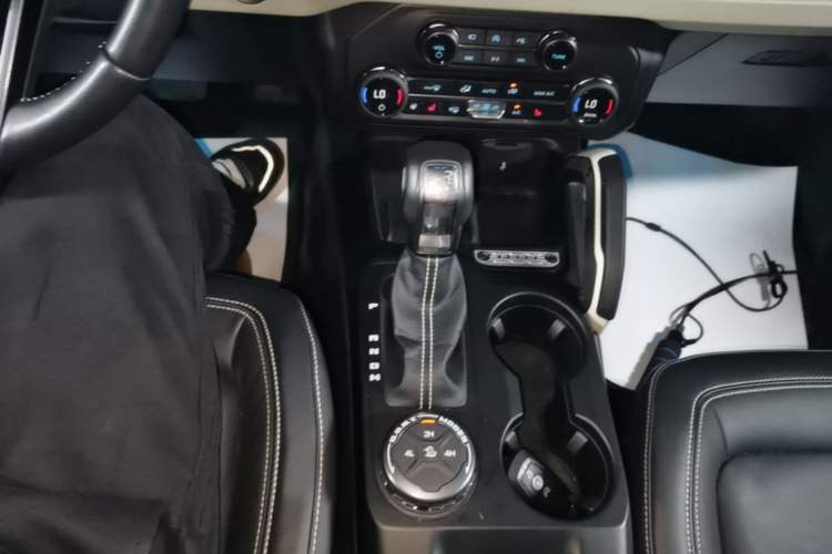 Used Ford Bronco 2024 2.3T Long Beach Gear Lever