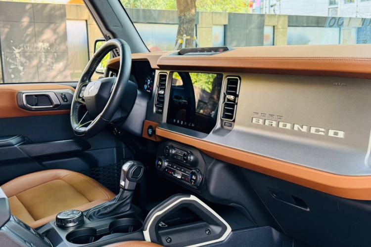 Used Ford Bronco 2024 2.3T Long Beach Interior 11