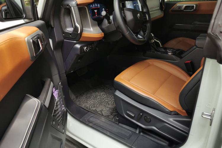 Used Ford Bronco 2024 2.3T Long Beach Interior 3
