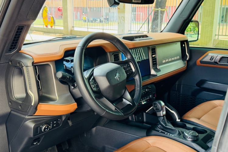 Used Ford Bronco 2024 2.3T Long Beach Interior 5