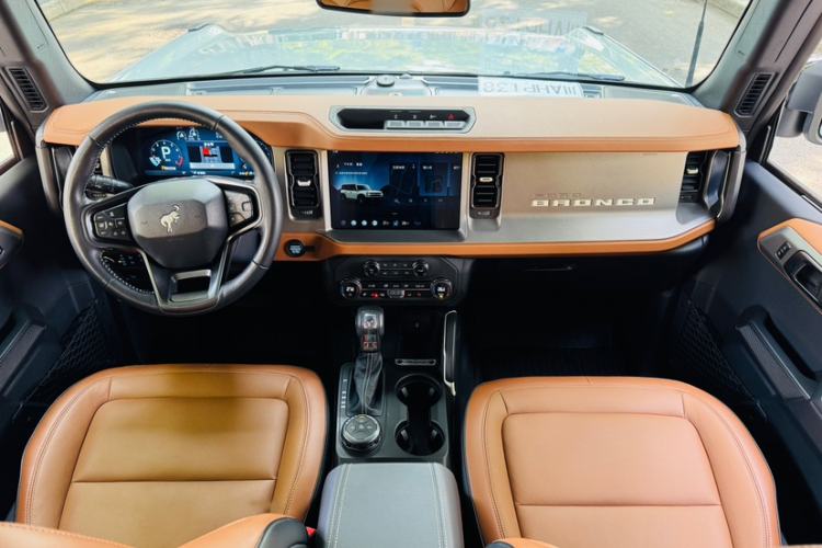 Used Ford Bronco 2024 2.3T Long Beach Interior 7