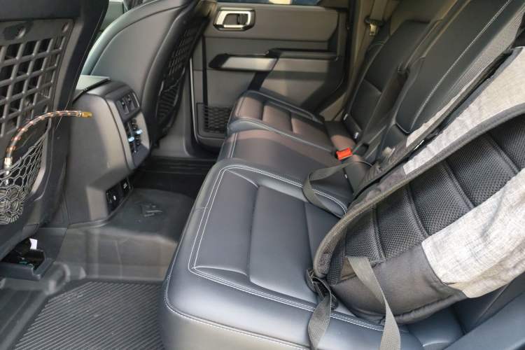 Used Ford Bronco 2024 2.3T Ink Diamond Big-Tire Off-Road Version Left Rear Seat