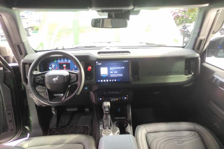 Used Ford Bronco 2024 2.3T Everglades Center Console