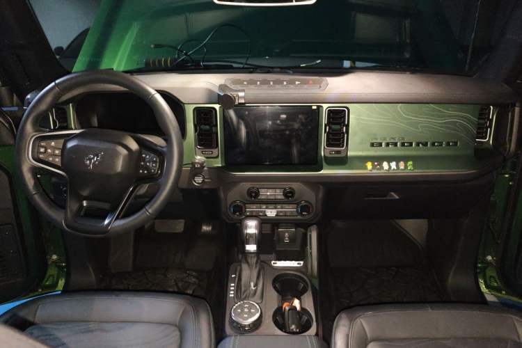 Used Ford Bronco 2024 2.3T Everglades Center Console
