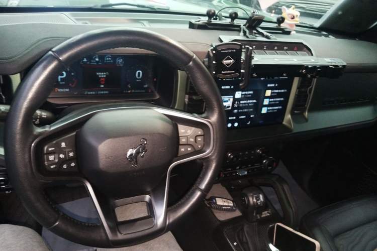 Used Ford Bronco 2024 2.3T Everglades Center Console
