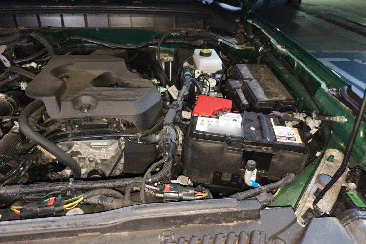 Used Ford Bronco 2024 2.3T Everglades Engine Bay Left