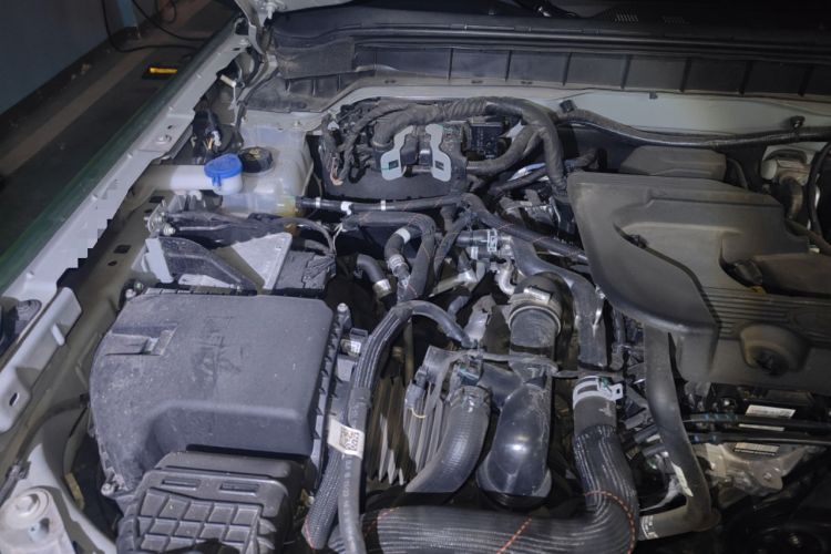 Used Ford Bronco 2024 2.3T Long Beach Engine Bay Right