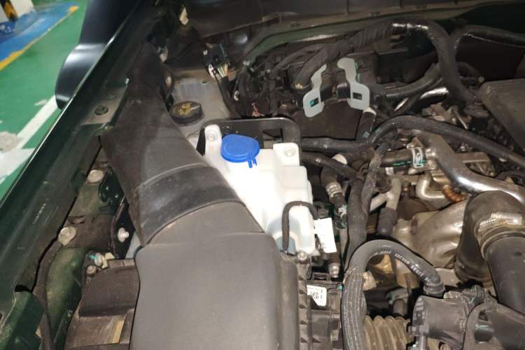 Used Ford Bronco 2024 2.3T Everglades Engine Bay Right