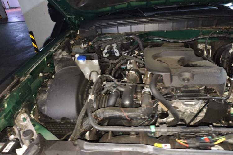 Used Ford Bronco 2024 2.3T Everglades Engine Bay Right