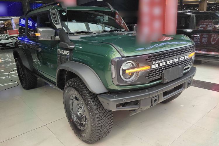 Used Ford Bronco 2024 2.3T Everglades Front Right 45 Deg