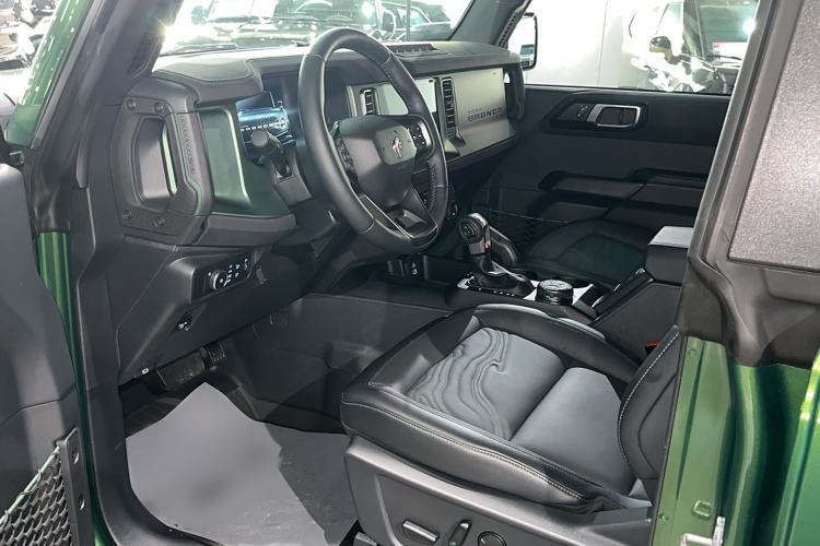 Used Ford Bronco 2024 2.3T Everglades Interior 2