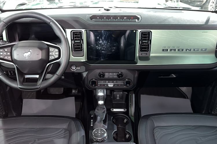 Used Ford Bronco 2024 2.3T Everglades Interior 3