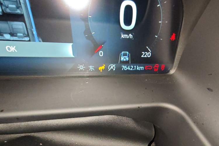 Used Ford Bronco 2024 2.3T Everglades Odometer Close Up