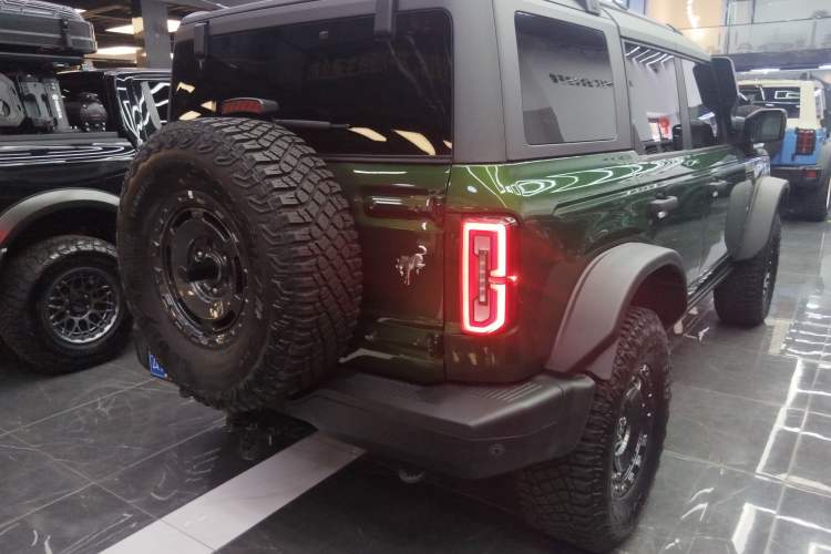 Used Ford Bronco 2024 2.3T Everglades Rear Right 45 Deg