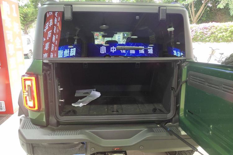 Used Ford Bronco 2024 2.3T Everglades Trunk