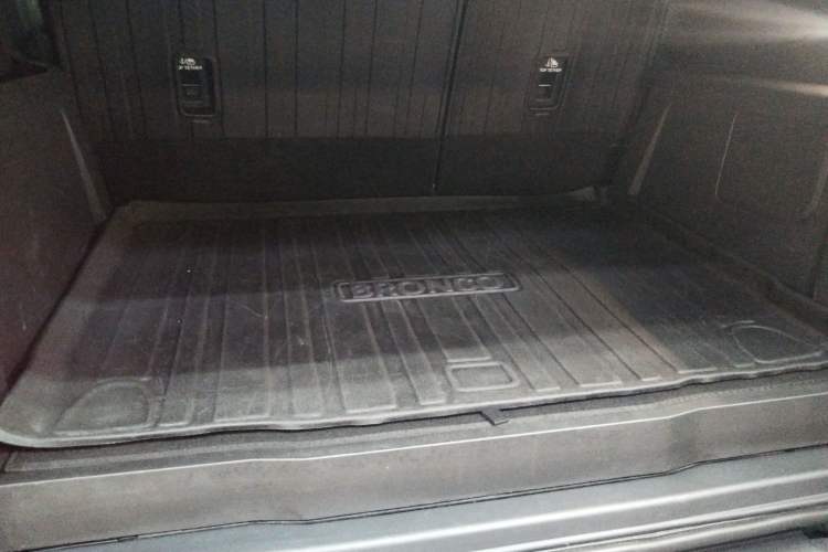 Used Ford Bronco 2024 2.3T Everglades Trunk