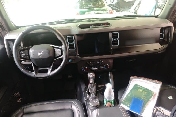 Used Ford Bronco 2024 2.3T Diamond Edition Center Console