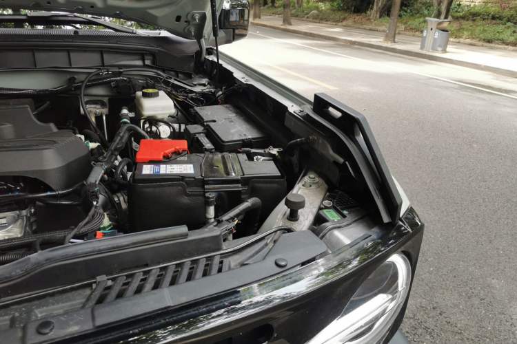 Used Ford Bronco 2024 2.3T Long Beach Engine Bay Left